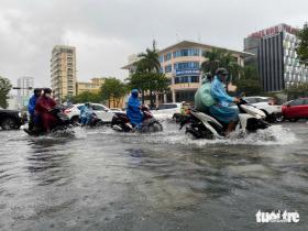 Đà Nẵng cho học sinh nghỉ học vì mưa lớn