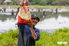 Lễ hội phá trằm lội bùn bắt cá, bạn đã nghe đến bao giờ chưa?