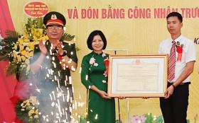 Chỉ huy trưởng Bộ Chỉ huy quân sự tỉnh Trần Công Ứng dự khai giảng năm học mới tại huyện Mù Cang Chải