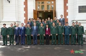  Đại tướng Phan Văn Giang dâng hoa tại Tượng đài Chủ tịch Hồ Chí Minh, thăm sứ quán Việt Nam Liên bang Nga 第6张