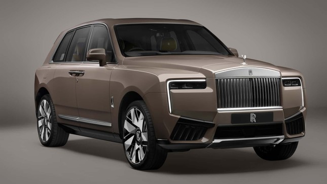  Rolls-Royce Cullinan thế hệ mới lộ diện 