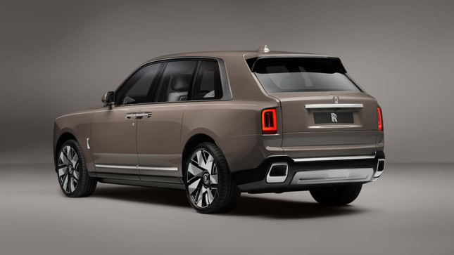  Rolls-Royce Cullinan thế hệ mới lộ diện 