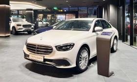 Mercedes E-class giảm giá hàng trăm triệu đồng 