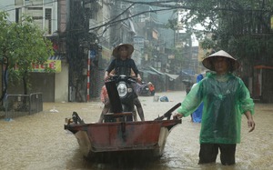 Cứu trợ thiên tai: &quot;Không nên để cảnh một thôn 300 người mà nhận hàng nghìn chiếc bánh chưng&quot;