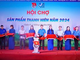  Sôi nổi livestream tại Hội chợ sản phẩm Thanh niên Kon Tum 第1张