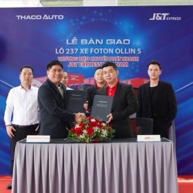  THACO AUTO bàn giao lô 237 xe tải Foton Ollin cho J&amp;T Express Việt Nam 