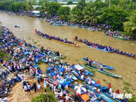 900 vận động viên tham gia tranh tài lễ hội đua ghe ngo