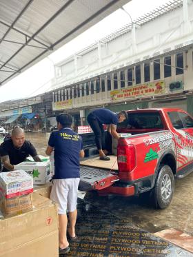 Nhà hàng, quán ăn phục vụ cơm miễn phí cho các đoàn công tác cứu trợ đồng bào vùng lũ  第3张