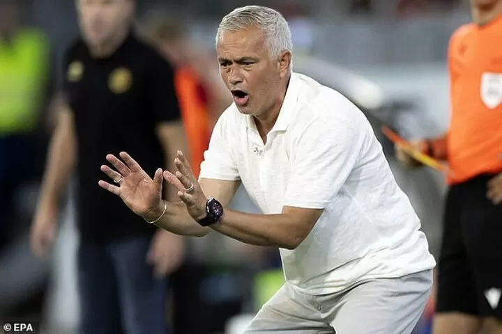 HLV Mourinho gây thất vọng lớn, lĩnh án phạt ở Thổ Nhĩ Kỳ  第1张