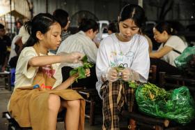 &quot;Bữa Cơm Yêu Thương&quot;: Tuổi trẻ chọn sẻ chia lòng nhân ái  第28张