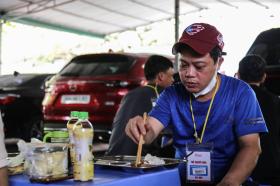 &quot;Bữa Cơm Yêu Thương&quot;: Tuổi trẻ chọn sẻ chia lòng nhân ái  第75张