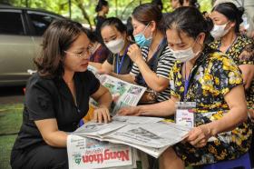 Những tình nguyện viên “đặc biệt” tại “Bữa Cơm Yêu Thương”  第51张