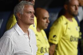 Mourinho hành động lạ khi Fenarbahce chiến thắng