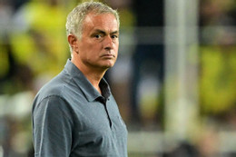 Mourinho hành động lạ khi Fenarbahce chiến thắng