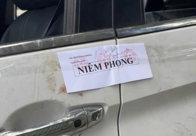  Hai nhóm thanh niên dùng hung khí ẩu đả trong đêm, vỏ đạn rơi tại hiện trường 