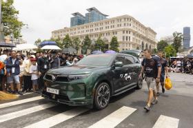 Công ty đứng sau dàn xe điện VinFast đưa đón sao quốc tế tại Gumball 3000