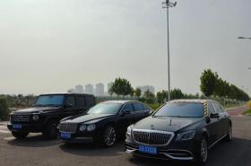 Loạt xe Mercedes-Benz phủ bạt: Maybach mới mua 10 ngày đã 'dột', mất giá gần 3 tỉ